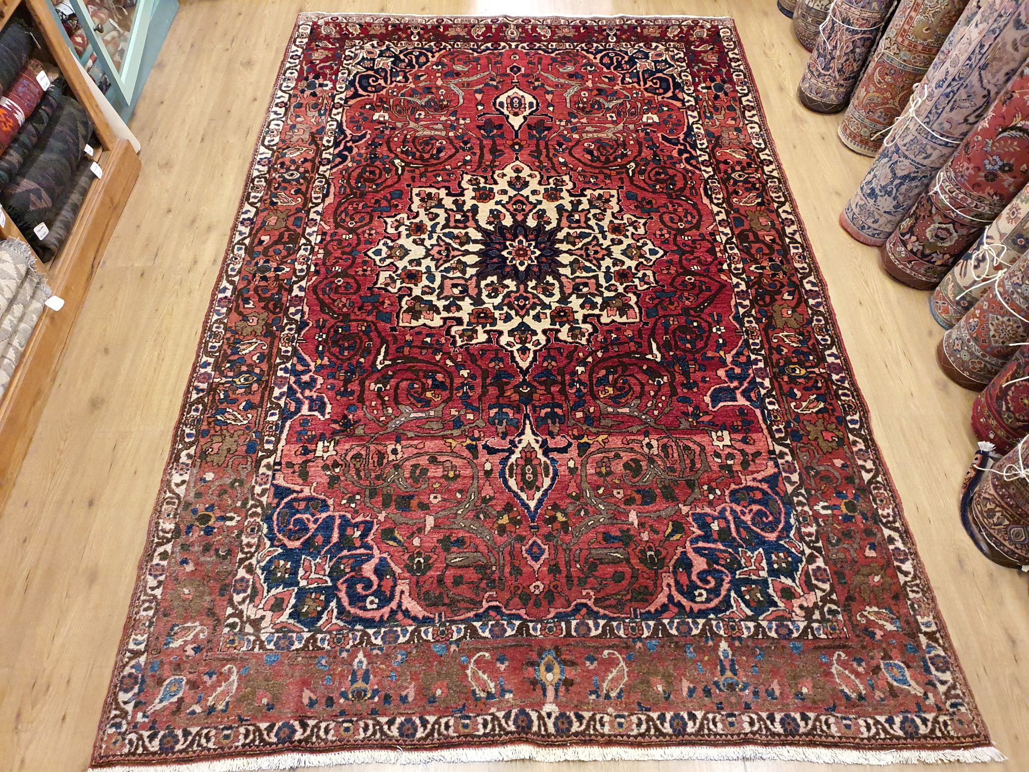 eindeloos Bondgenoot Oriëntatiepunt 328x202 vintage handgeknoopt perzisch tapijt bakhtiar ID9528 - Vintage  Perzische en Oosterse Tapijten